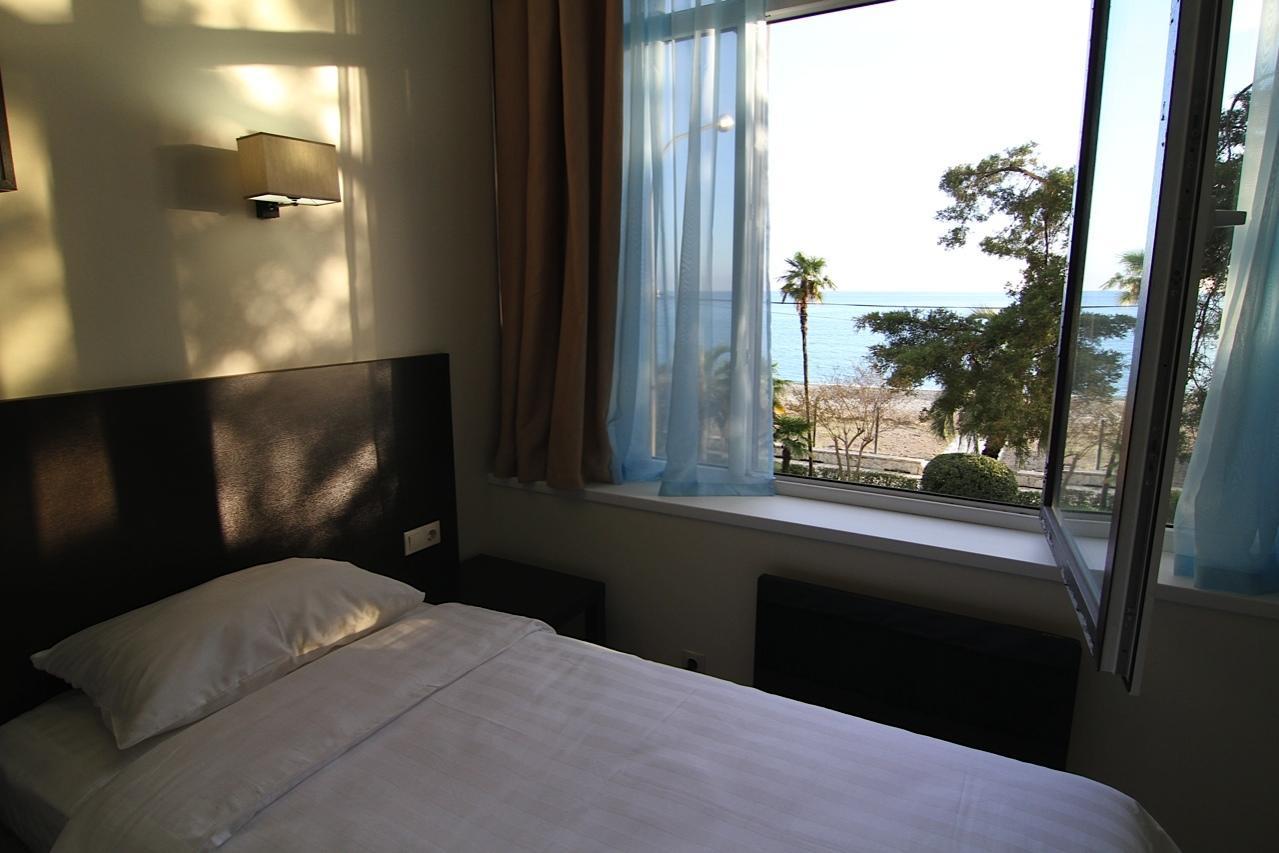 Hotel Continent Γκάγκρα Εξωτερικό φωτογραφία