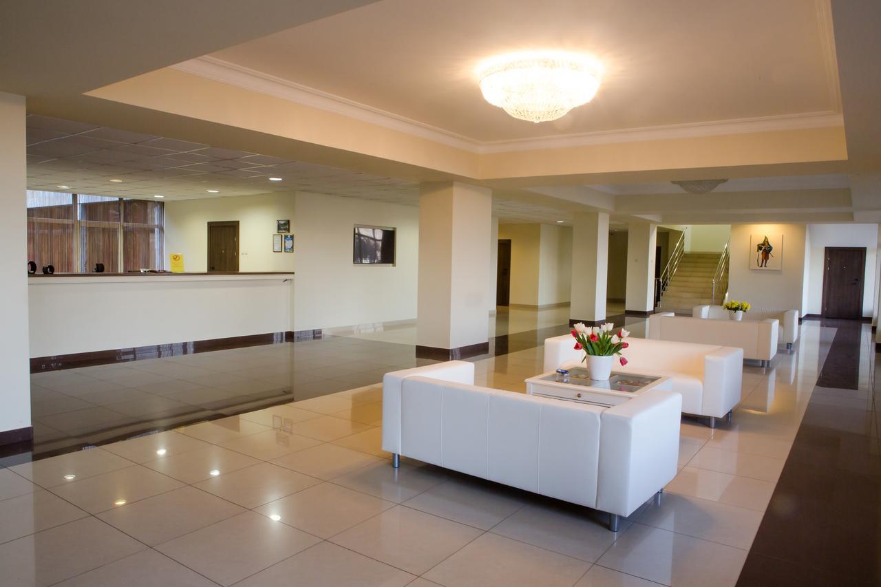 Hotel Continent Γκάγκρα Εξωτερικό φωτογραφία