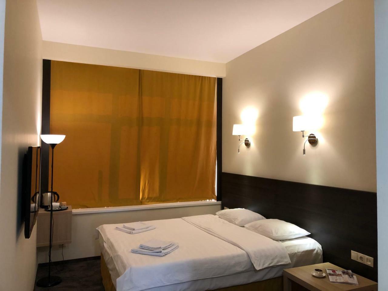 Hotel Continent Γκάγκρα Εξωτερικό φωτογραφία
