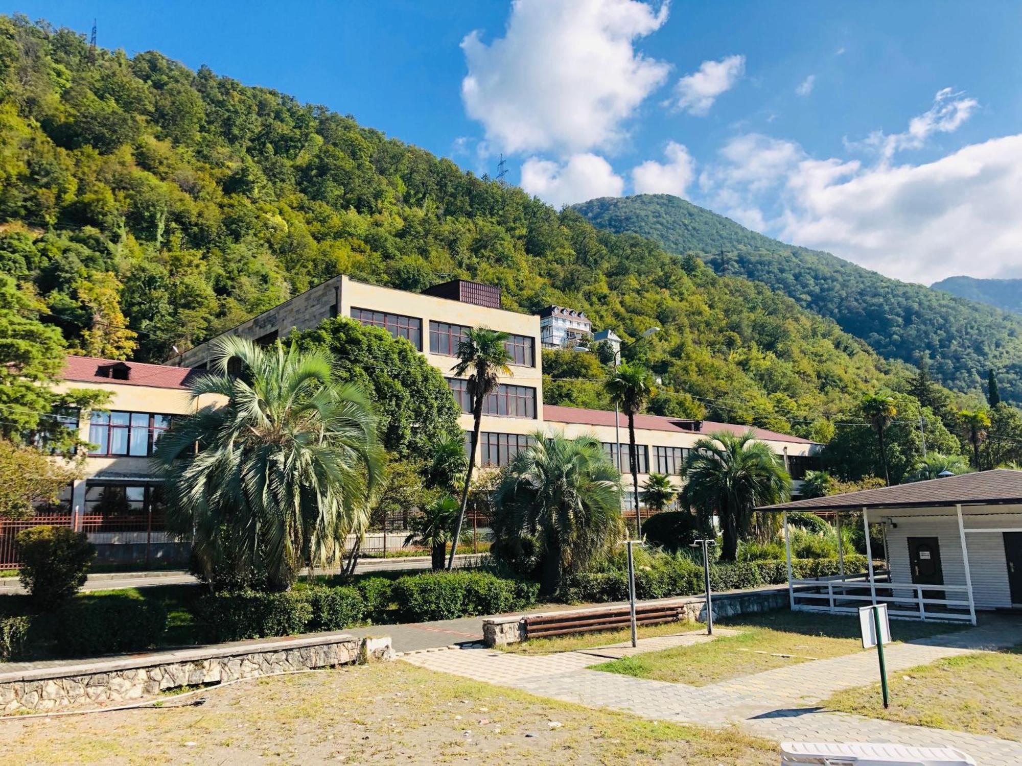 Hotel Continent Γκάγκρα Εξωτερικό φωτογραφία
